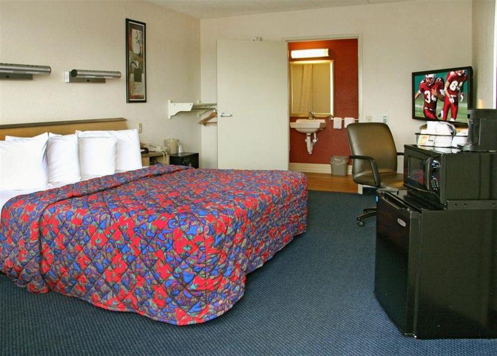 Red Roof Inn Edison Pokój zdjęcie